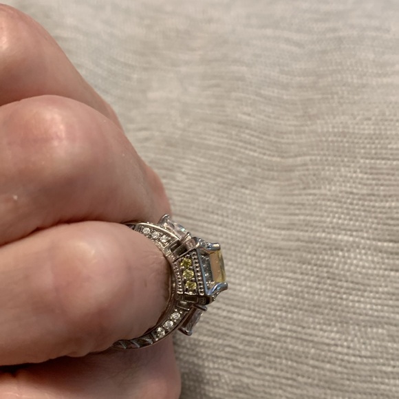 Vintage Yellow Bella Luce 3 Stone Ring with Halo in Sterling Silver EUC - Picture 3 of 7